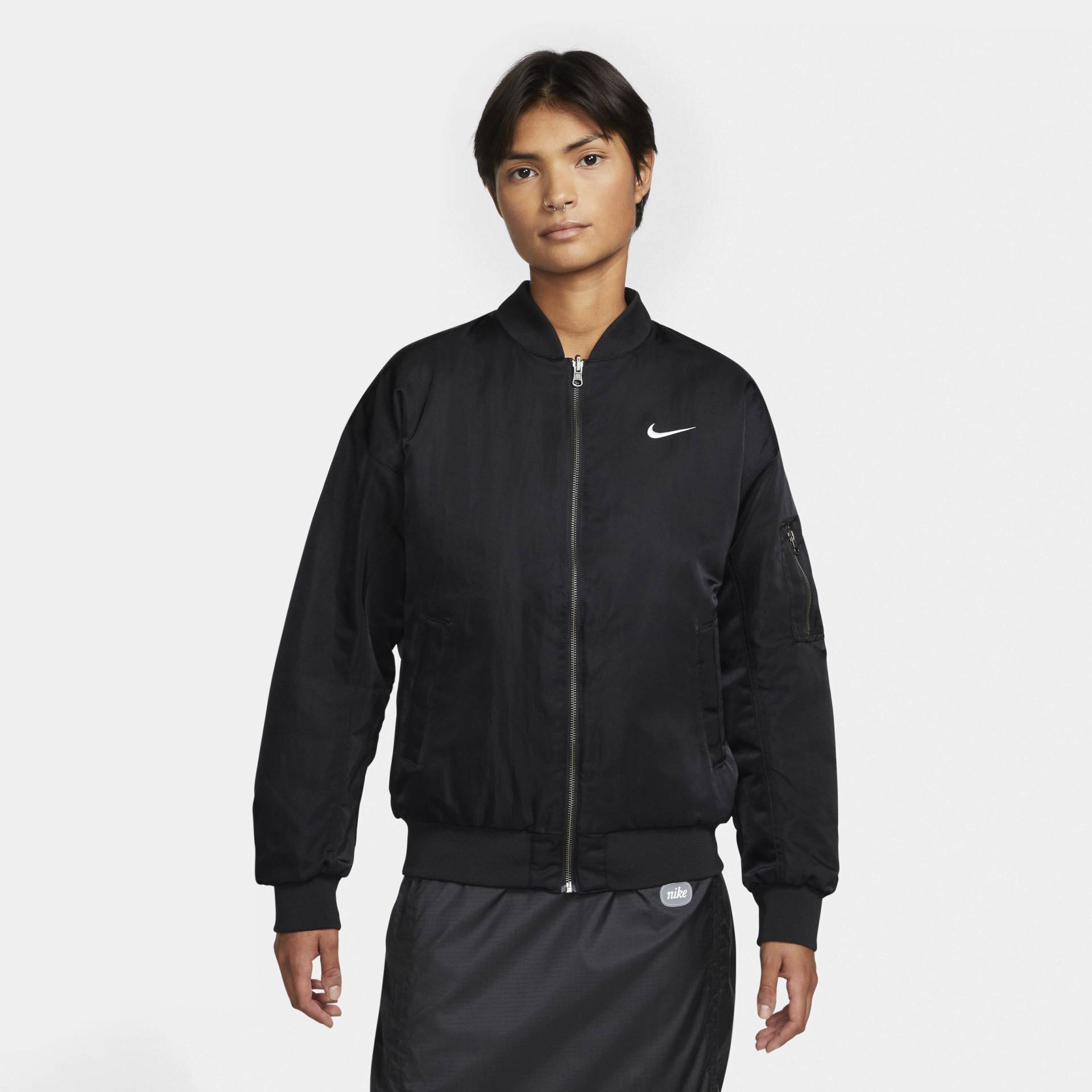 Nike Sportswear wendbare Varsity-Bomberjacke für Damen - Schwarz von Nike