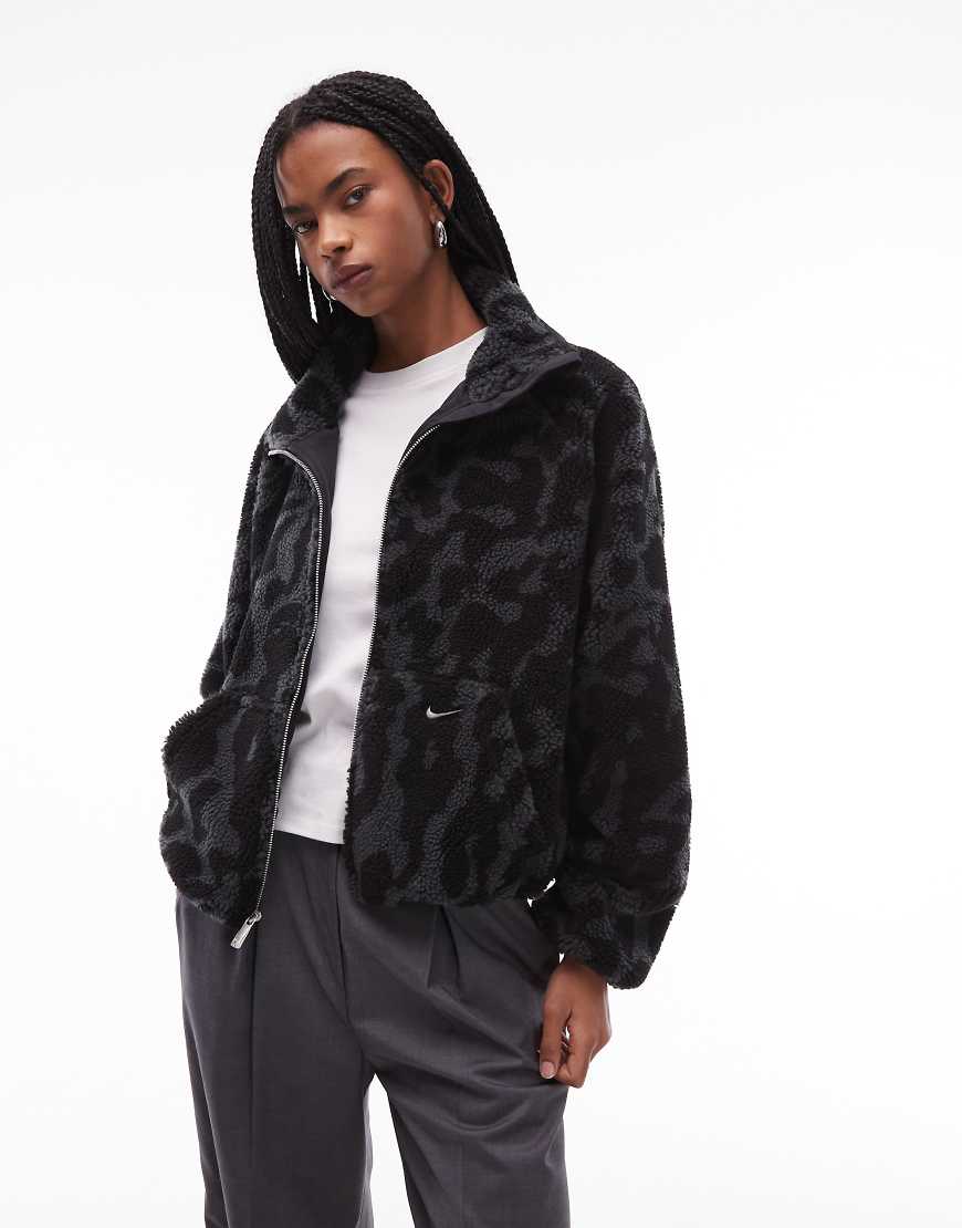 Nike - Street - Jacke aus Teddyfleece mit Leopardenmuster-Schwarz Nike - Street - Jacke aus Teddyfleece mit Leopardenmuster-Schwarz von Nike