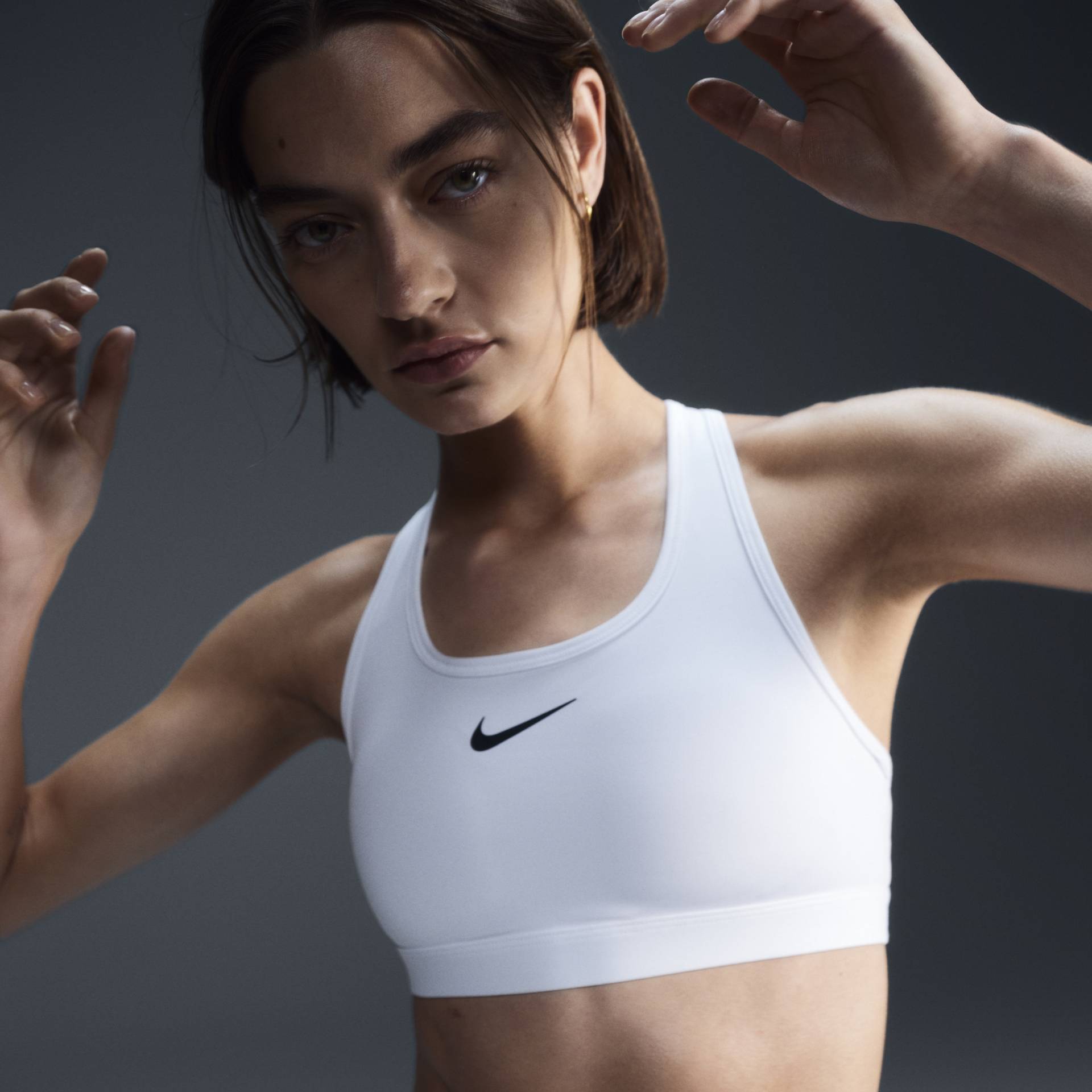 Nike Swoosh Medium Support Sport-BH mit Polster für Damen - Weiß von Nike