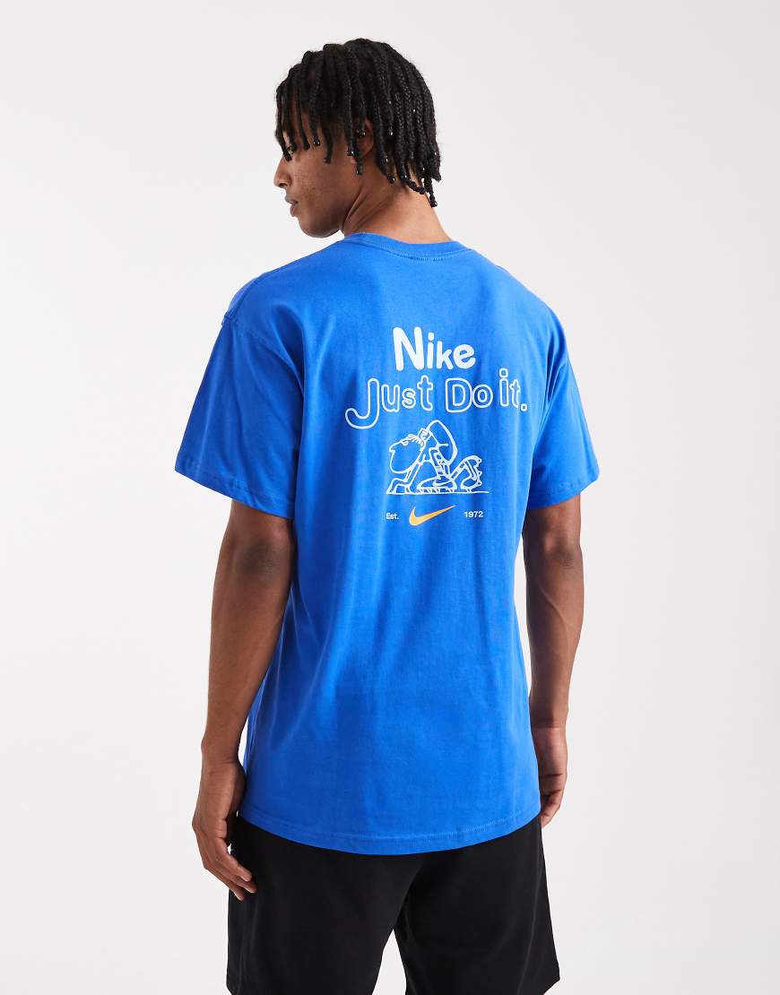 Nike - T-Shirt in Blau mit Linien-Grafik von Nike