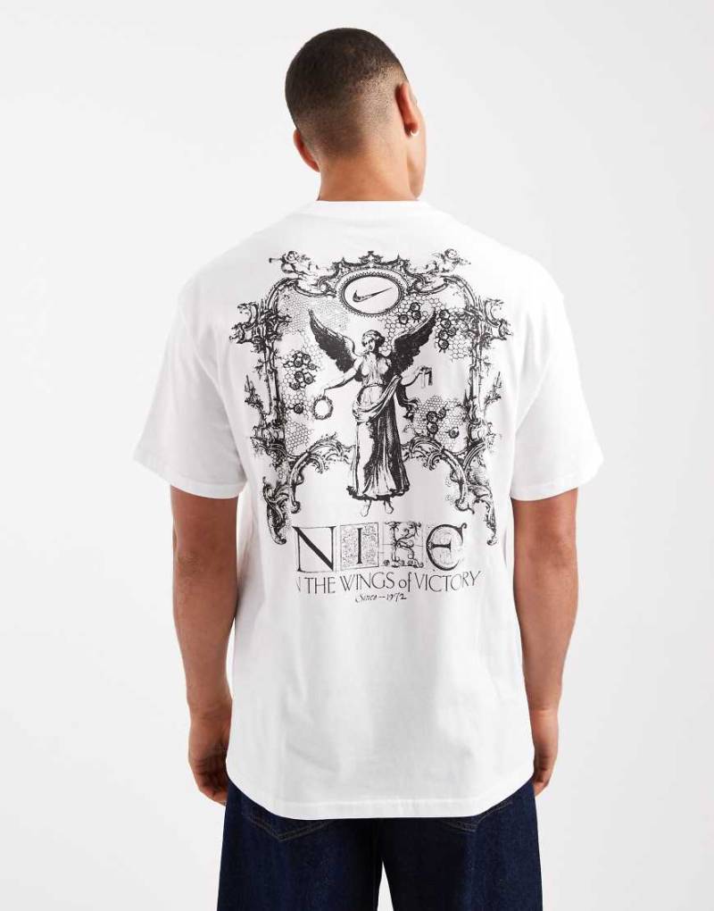 Nike - T-Shirt in Weiß mit „Victory"-Rückenprint von Nike