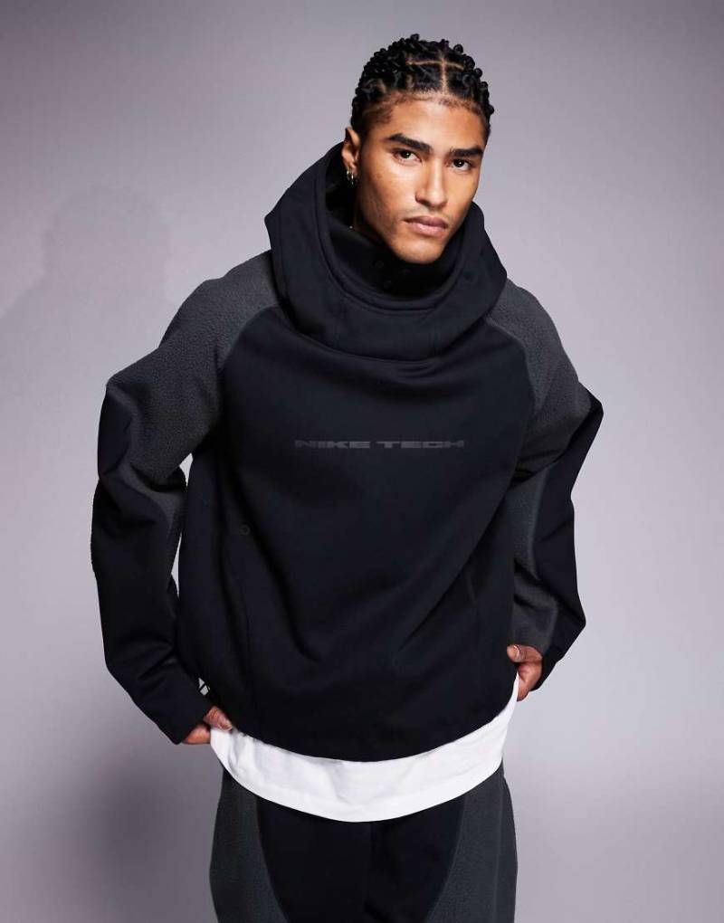 Nike - Tech Boreas - Oversize-Kapuzenpullover in Schwarz und Grau von Nike