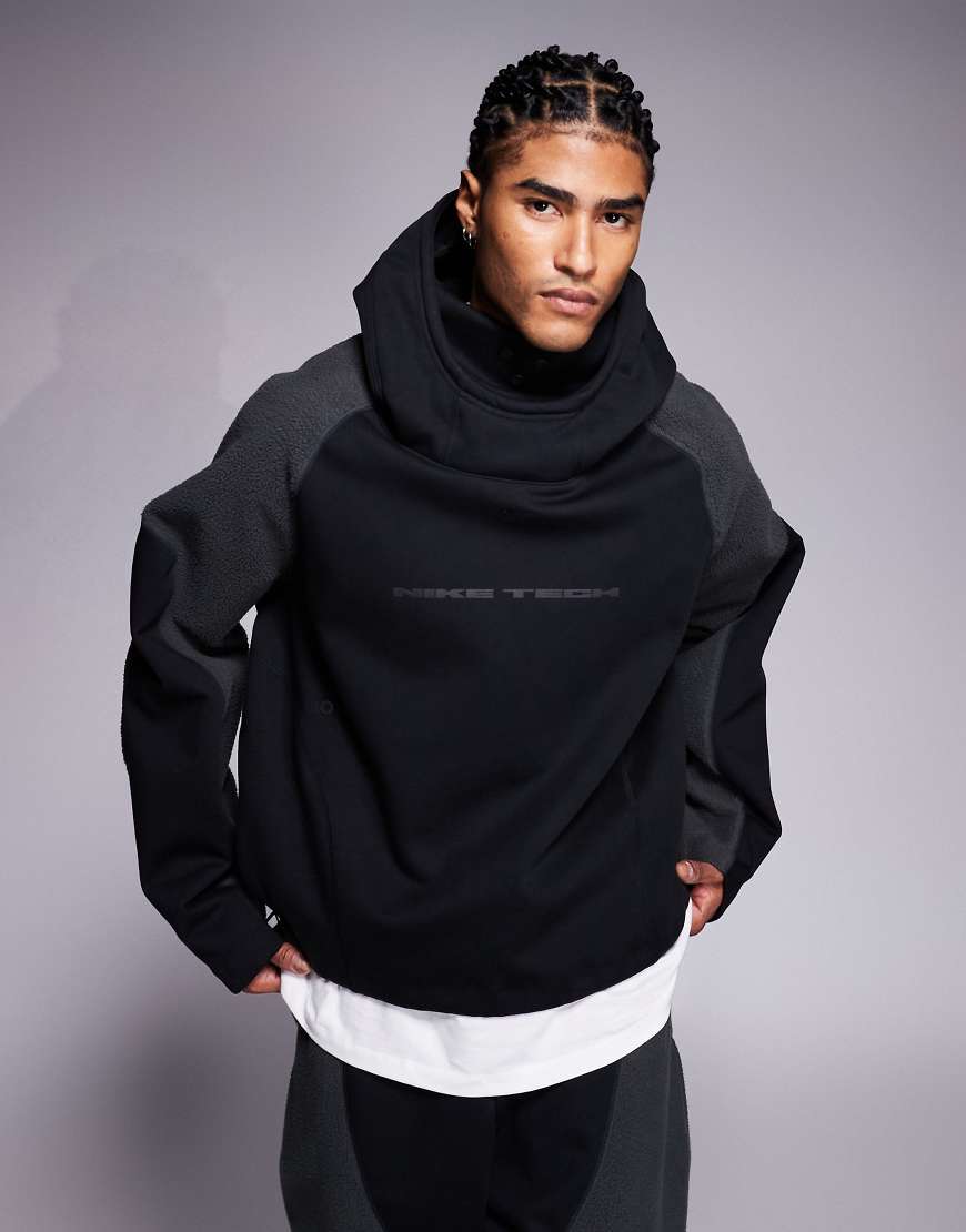 Nike - Tech Boreas - Oversize-Kapuzenpullover in Schwarz und Grau von Nike