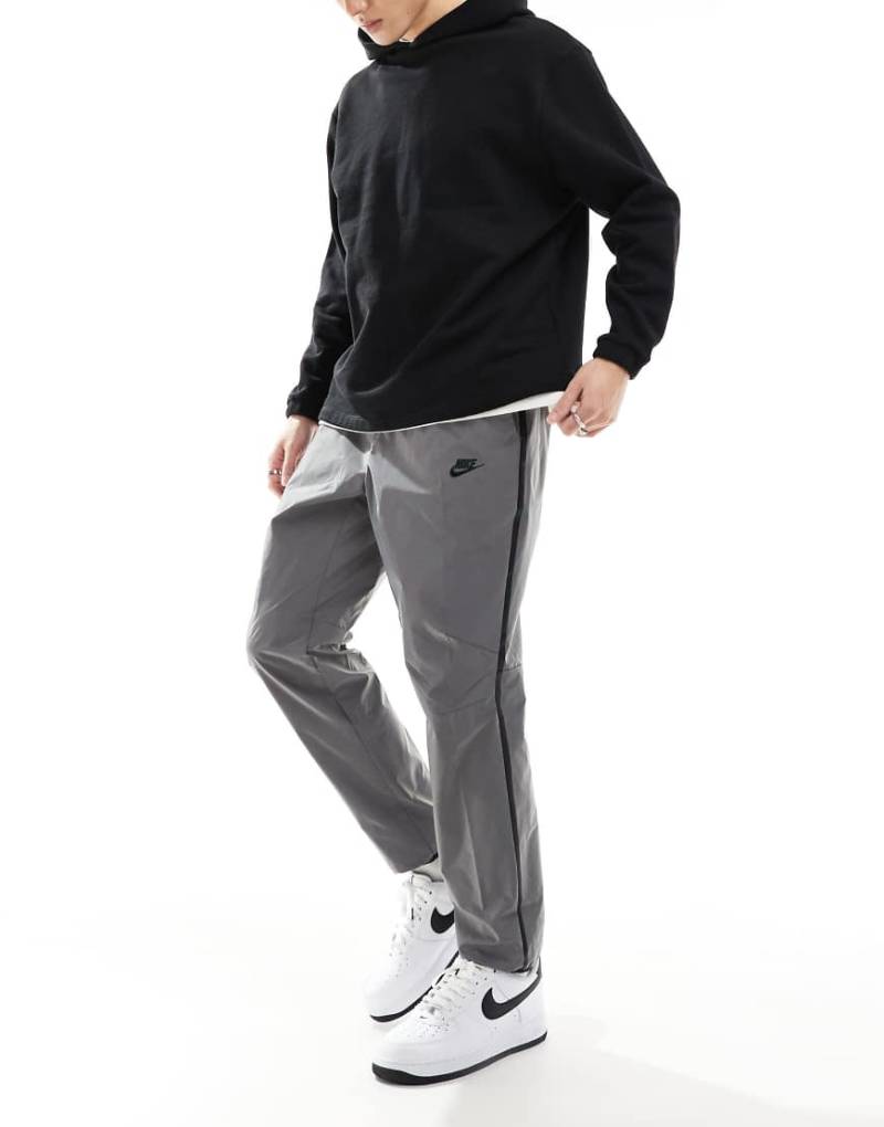 Nike Tech - Webhose in reflektierendem Silber von Nike