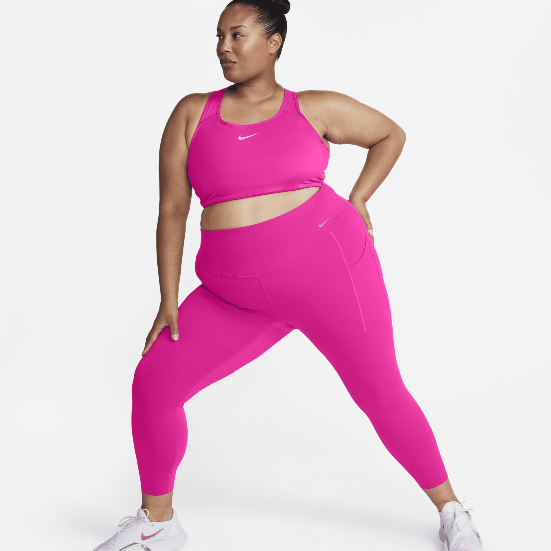 Nike Universa 7/8-Leggings mit Taschen, mittlerem Halt und hohem Bund für Damen - Pink von Nike