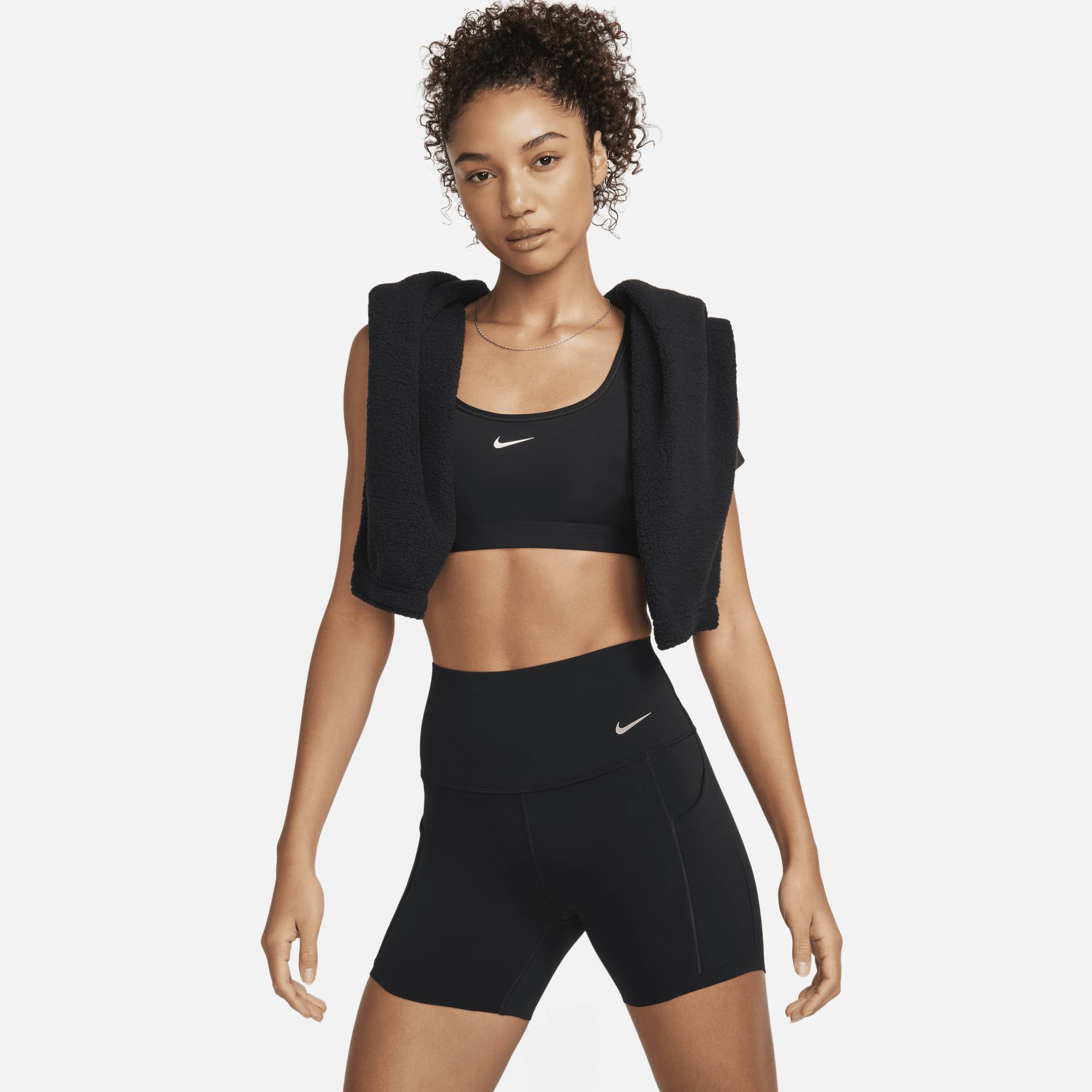 Nike Universa Bike-Shorts mit Taschen, mittlerem Halt und hohem Bund für Damen (ca. 12,7 cm) - Schwarz von Nike