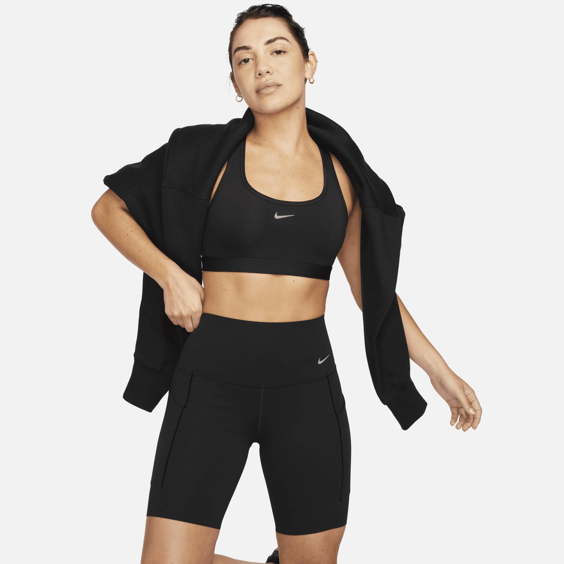 Nike Universa Bike-Shorts mit Taschen, mittlerem Halt und hohem Bund für Damen (ca. 20,5 cm) - Schwarz von Nike