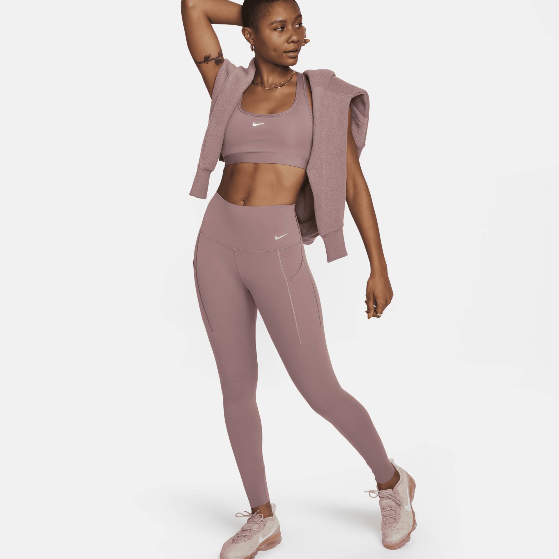 Nike Universa Leggings in voller Länge mit Taschen, mittlerem Halt und hohem Bund für Damen - Lila von Nike