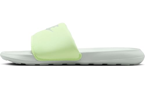 Nike Victori One Damen-Badeslipper, Light Silver/Light Silver-Barely Volt, 35.5 EU von Nike