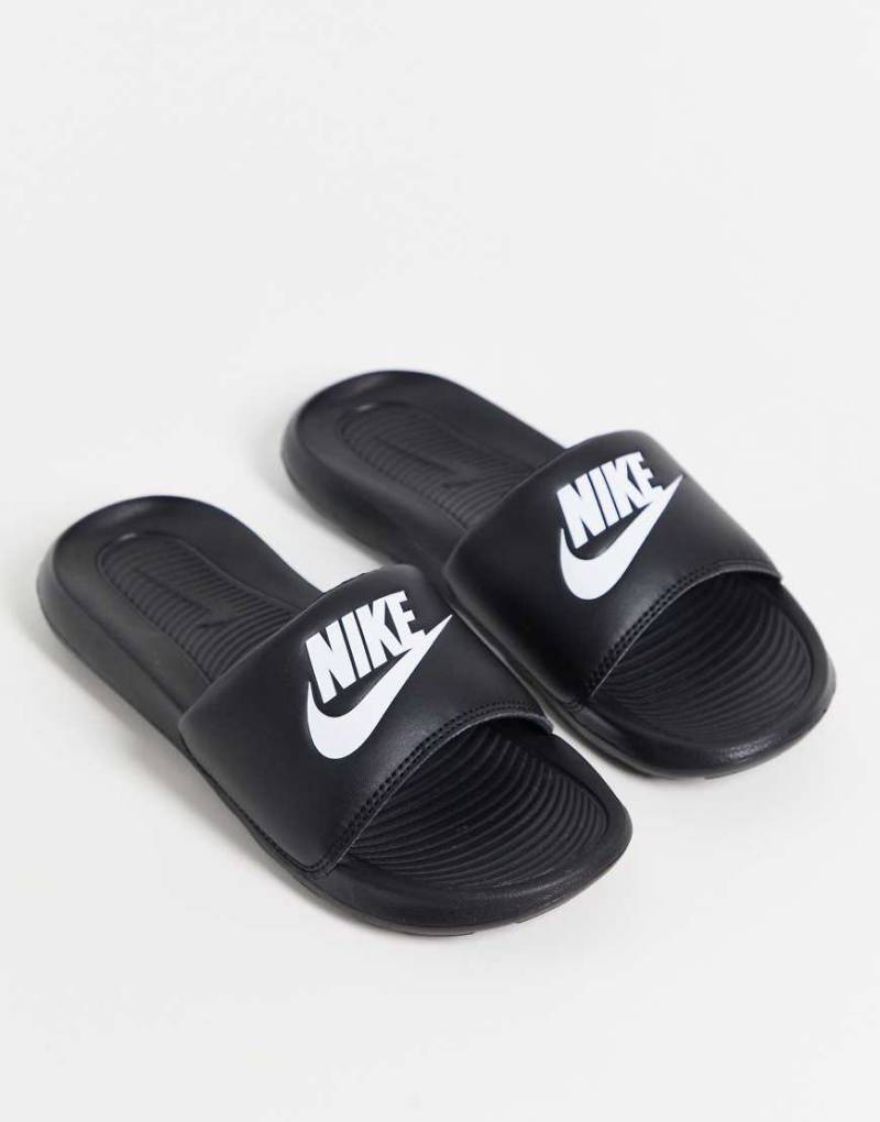 Nike - Victory - Slider in Schwarz von Nike