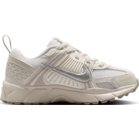 Nike Vomero Kinder Sneaker - Weiß - Größe 27.5 - Netz/Synthetik Nike Vomero Kinder Sneaker - Weiß - Größe 27.5 - Netz/Synthetik von Nike