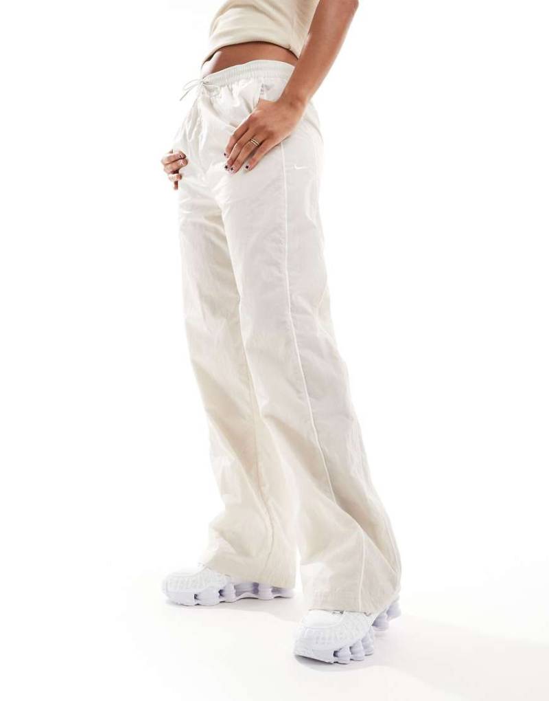 Nike - Windrunner - Trainingshose in Orewood-Stein-Neutral von Nike