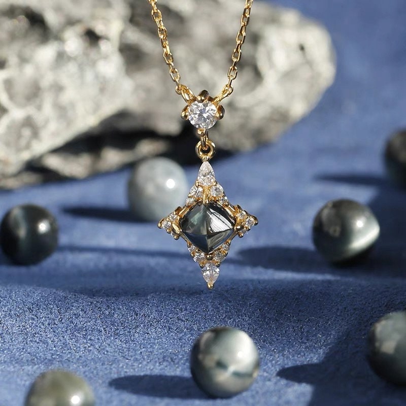 London Blue Topaz Anhänger Halskette, Natürliche Topas Dezember Geburtsstein Handgemachte Halskette Für Frauen, Beste Geburtstagsgeschenke London Blue Topaz Anhänger Halskette, Natürliche Topas Dezember Geburtsstein Handgemachte Halskette Für Frauen, Beste Geburtstagsgeschenke von NikiFashionJewelry