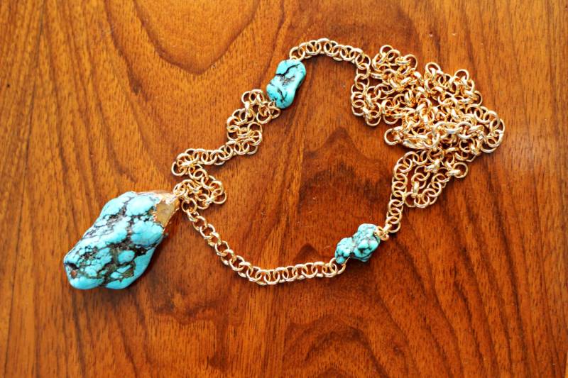 Türkis Gold | Grobstrick Statement Lone Mountain Strang Helltürkis Türkise Kette Türkis Gold | Grobstrick Statement Lone Mountain Strang Helltürkis Türkise Kette von NikiPikiAccessories