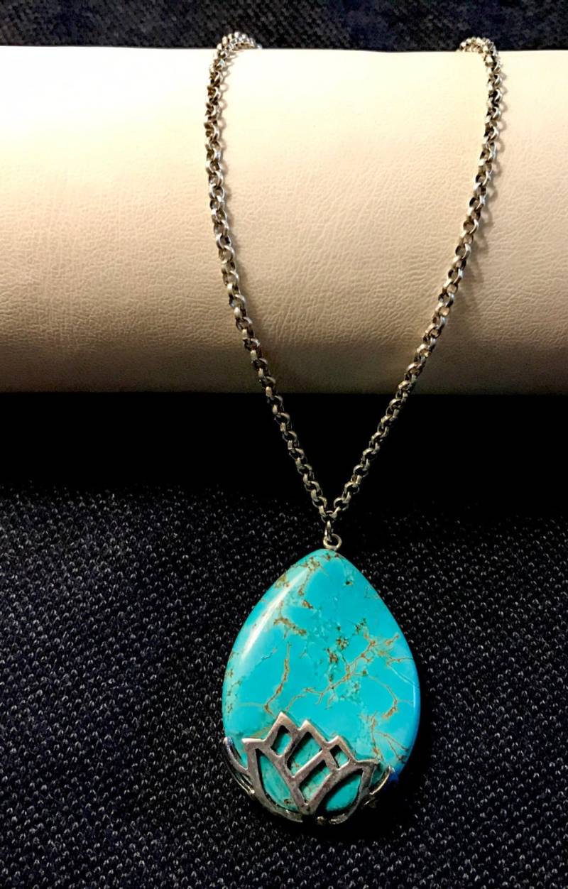 Türkis Kette | Anhänger Lotus Halskette Lotusblüten Statement Silber Floral Türkis Kette | Anhänger Lotus Halskette Lotusblüten Statement Silber Floral von NikiPikiAccessories