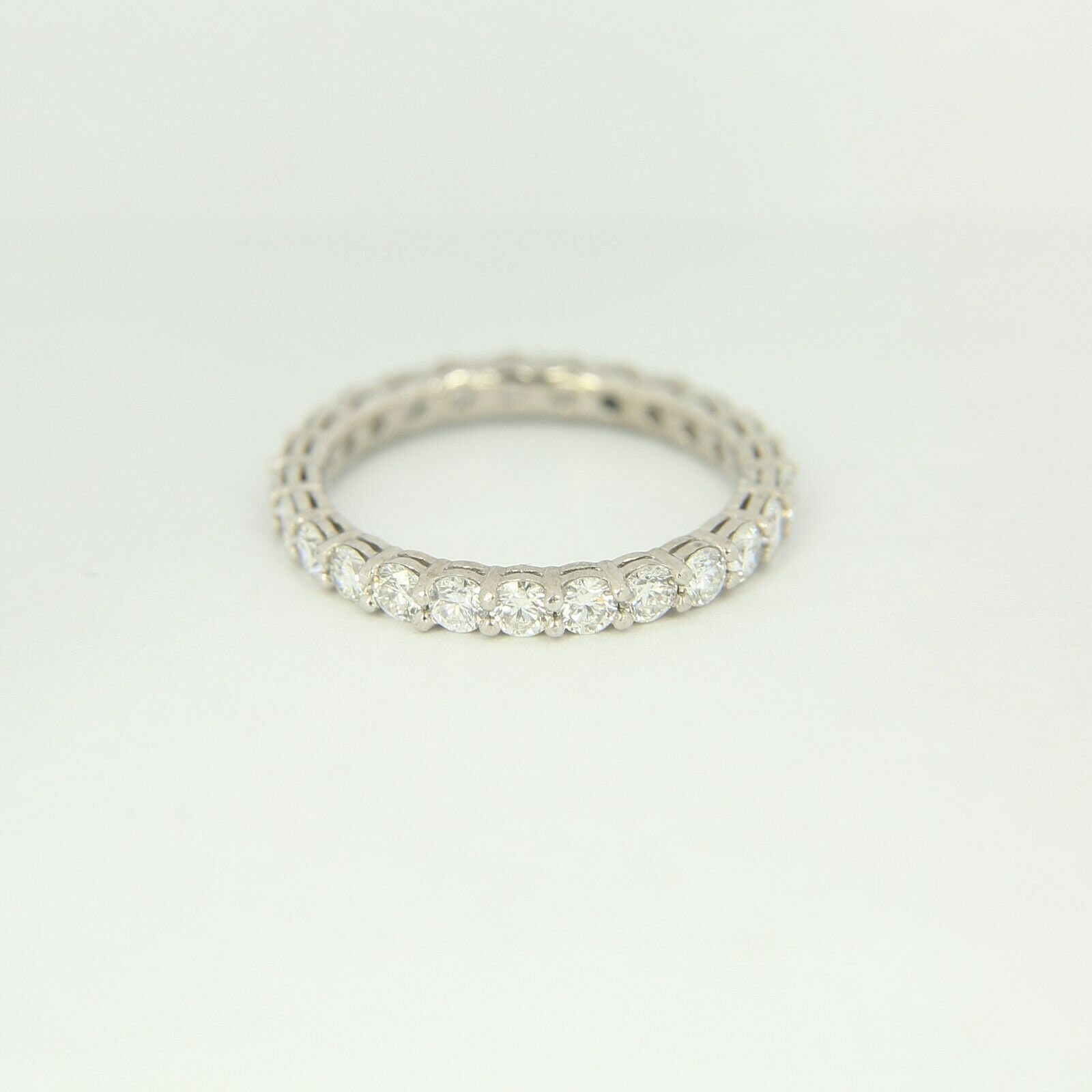 1.15 Ct Natural Diamond Eternity Band Verlobungsring 14K Weiß Gold | Größe 6 von NikkaJewlery