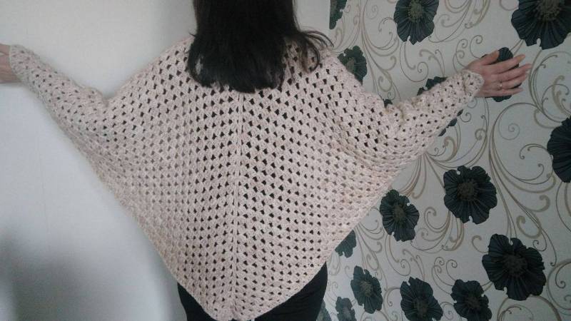 Handgemachte Häkeln Strickjacke - Elegantes Boho Chic Damen Top Handgemachte Häkeln Strickjacke - Elegantes Boho Chic Damen Top von NikmarFashion