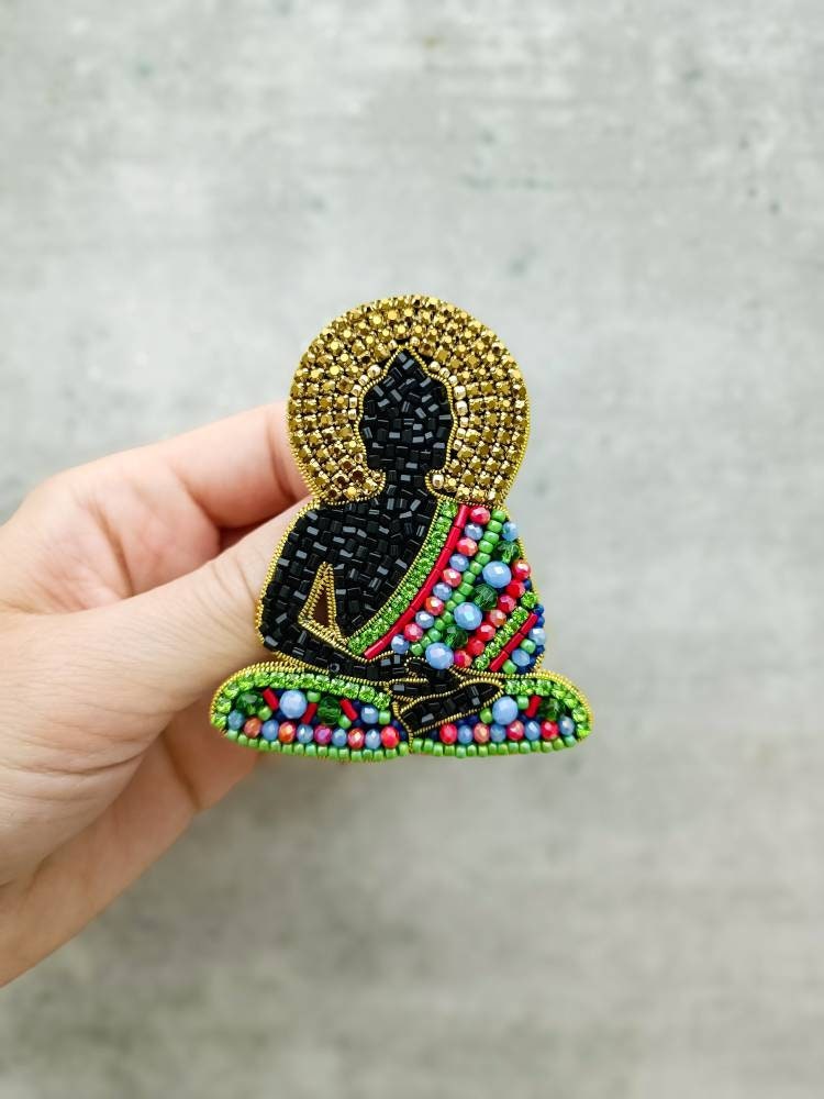 Bestickte Buddha Pin Thema Perlen Brosche von NikoLeeShop