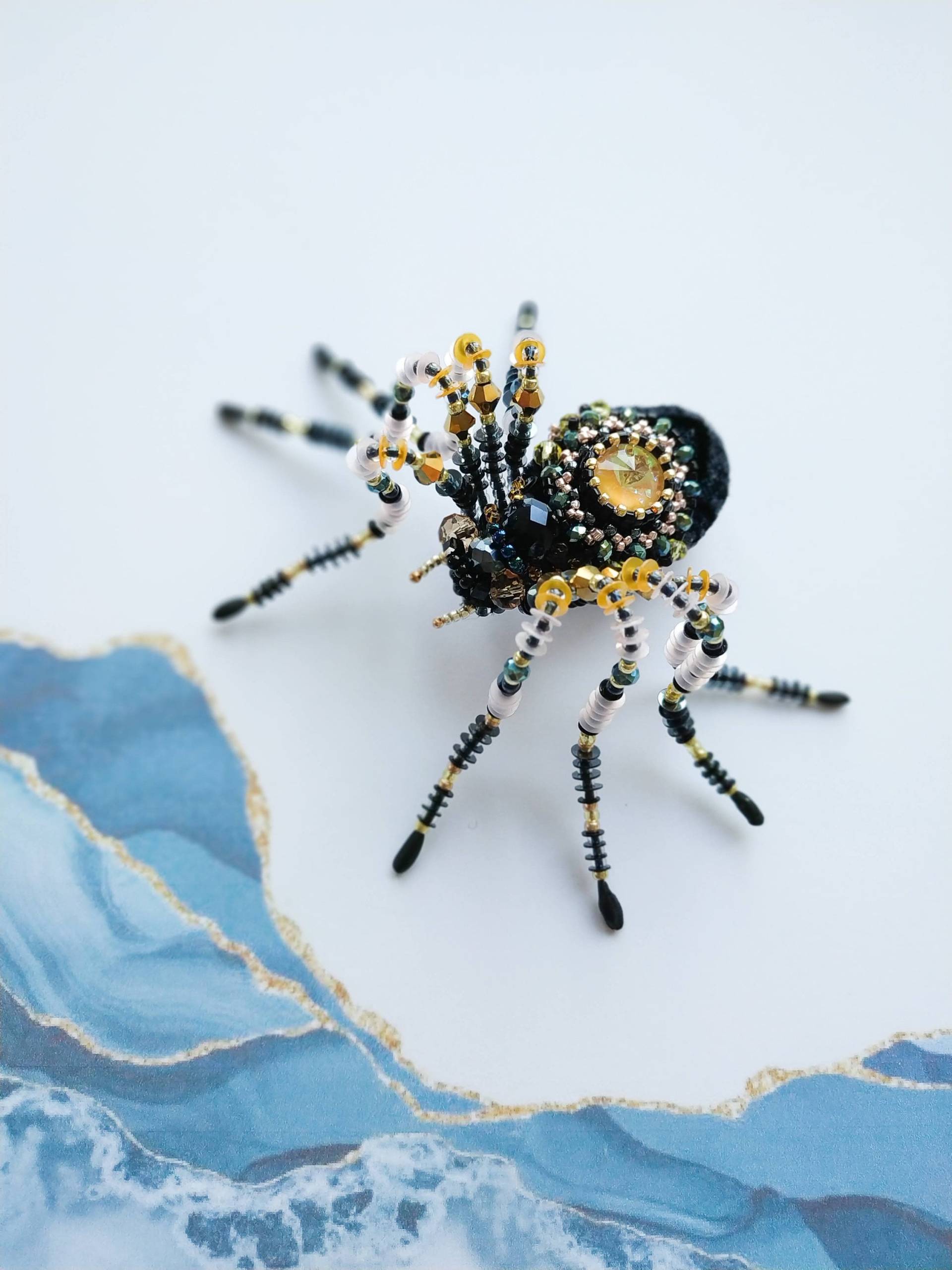 Bestickte Spinnen Brosche Halloween Anstecknadel, Hexe Accessoire von NikoLeeShop