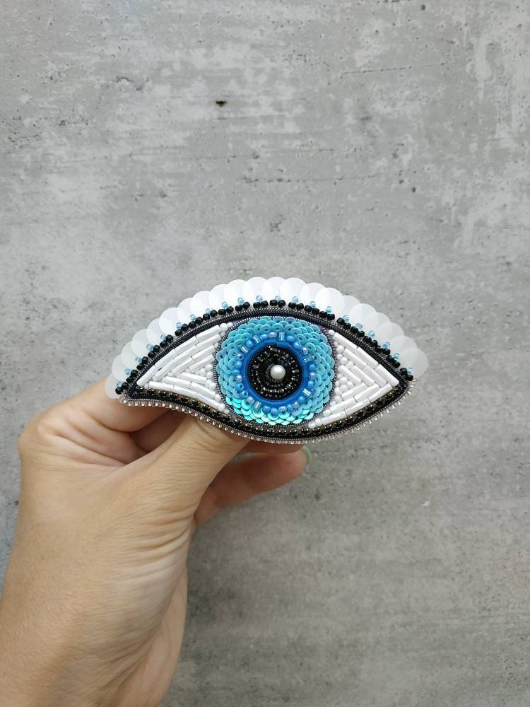 Gestickte Rocailles Evil Eye Brosche Good Luck Pin von NikoLeeShop