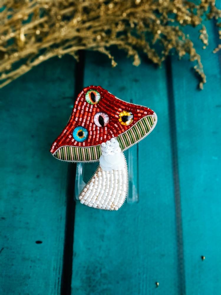 Gestickter Fliegenpilz Brosche Halloween Schmuck Für Hexe Pilz Alien Pin Böser Blick Verrücktes Augen Sie Gestickter Fliegenpilz Brosche Halloween Schmuck Für Hexe Pilz Alien Pin Böser Blick Verrücktes Augen Sie von NikoLeeShop