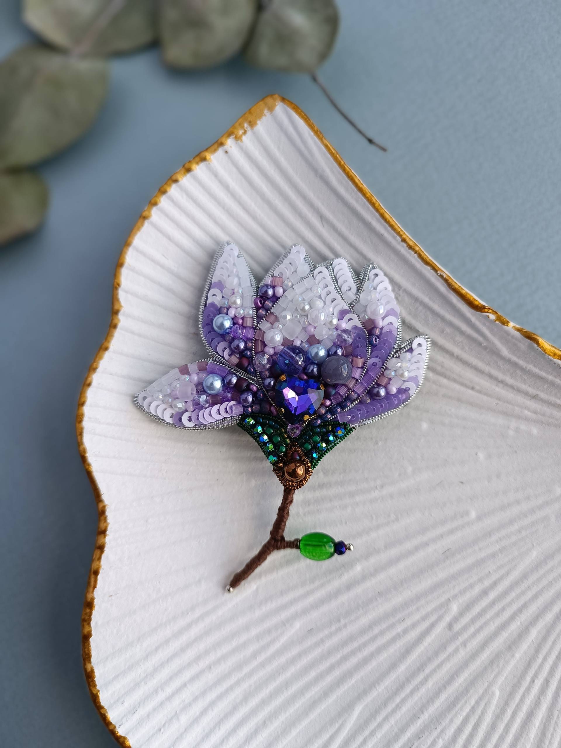 Magnolie Brosche Perlen Anstecknadel, Handgemachter Schmuck von NikoLeeShop