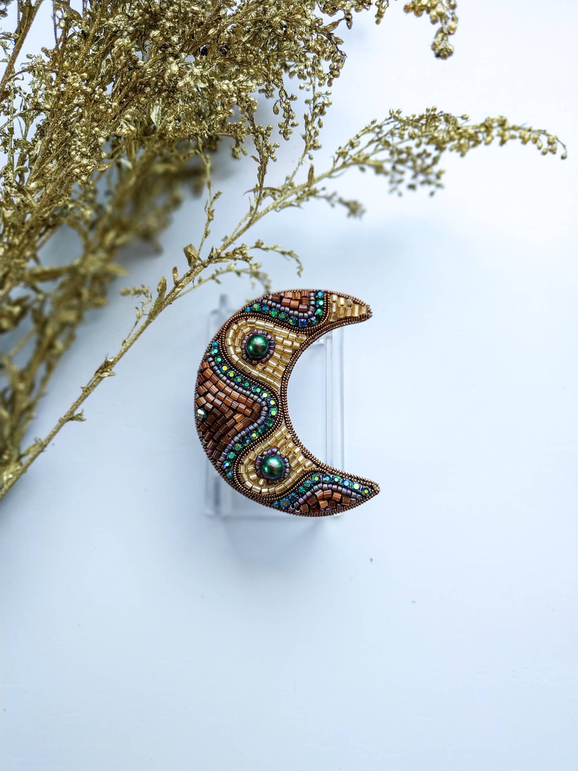 Mond Brosche Bestickte Brosche von NikoLeeShop