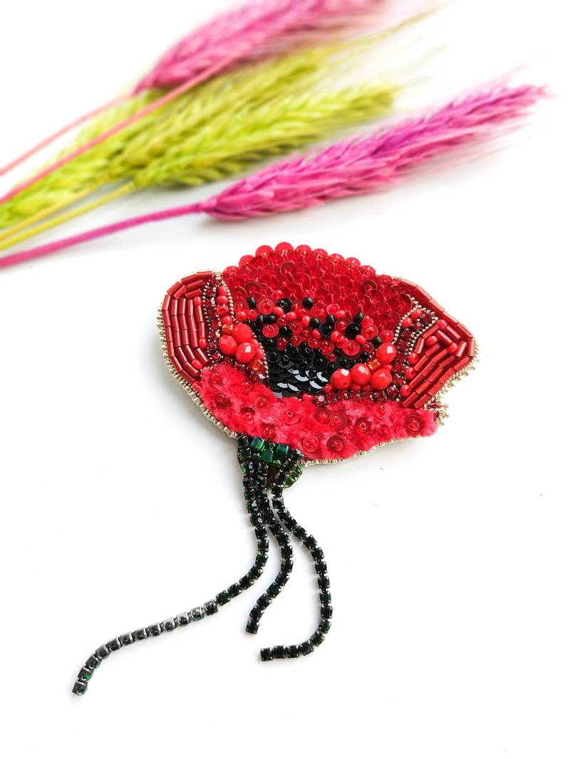 Perlenmohn Brosche Rote Blume Gestickte Ansteckblume Schmuck Handgemachte Blumenbrosche Perlenkunst-Weihnachtsgeschenk Für Ihre Einzigartigen von NikoLeeShop