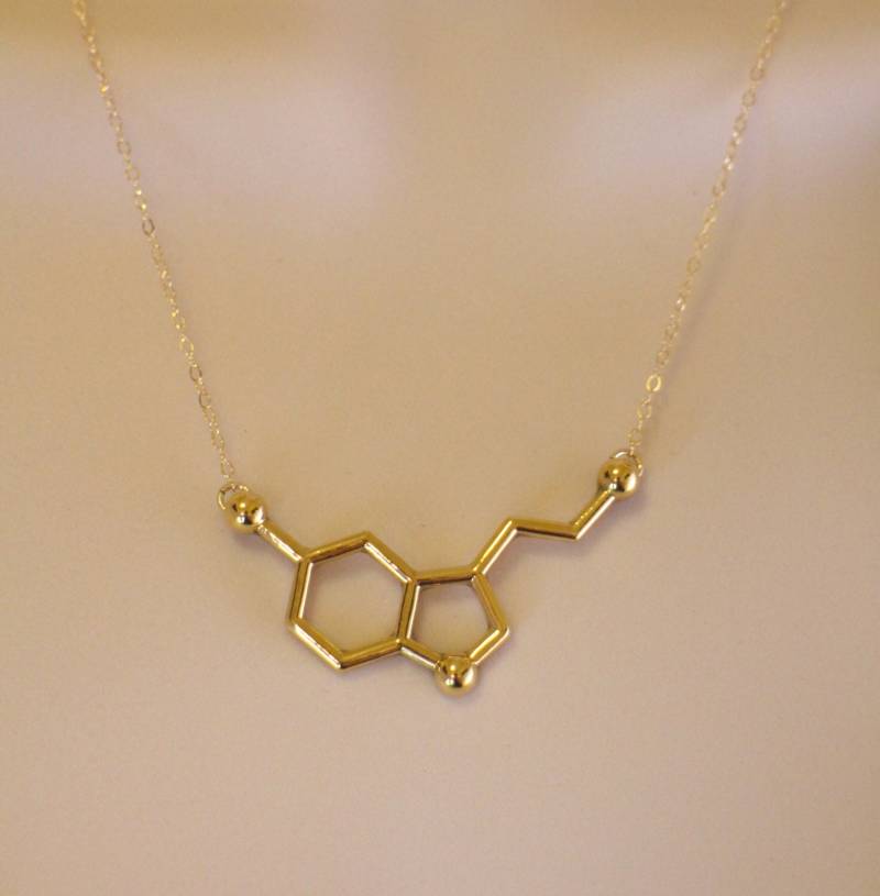 24K Gold Serotonin Molekül Halskette Biochemie Schmuck von NikolaJewelry