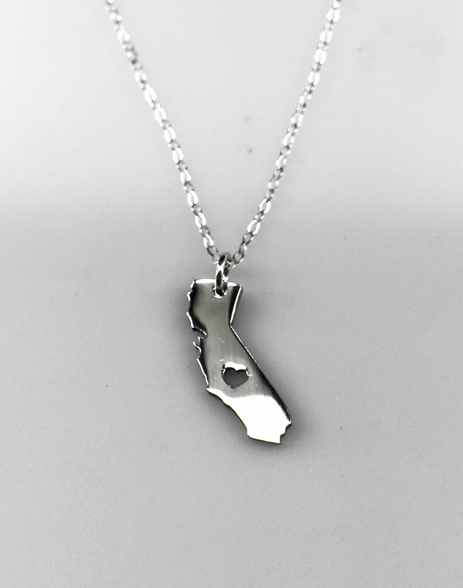 Kalifornien Zustand Anhänger Edelstahl Halskette Kalifornien Zustand Anhänger Edelstahl Halskette von NikolaJewelry