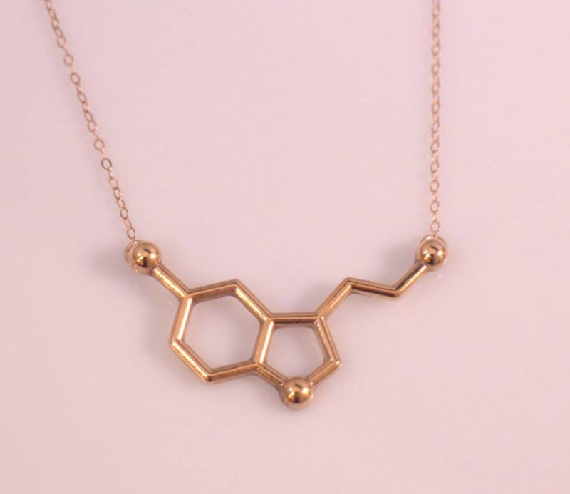 Rose Gold Serotonin Molekül Halskette Glück Biochemie Schmuck von NikolaJewelry