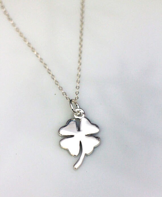 sterling Silber Kleeblatt Halskette Glücksbringer sterling Silber Kleeblatt Halskette Glücksbringer von NikolaJewelry
