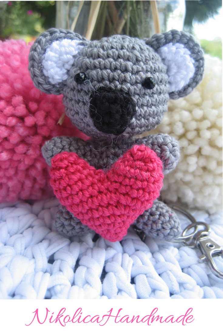 Gehäkelte Koala Schlüsselanhänger Amigurumi Anhänger, Liebesgeschenk von NikolicaHandmade