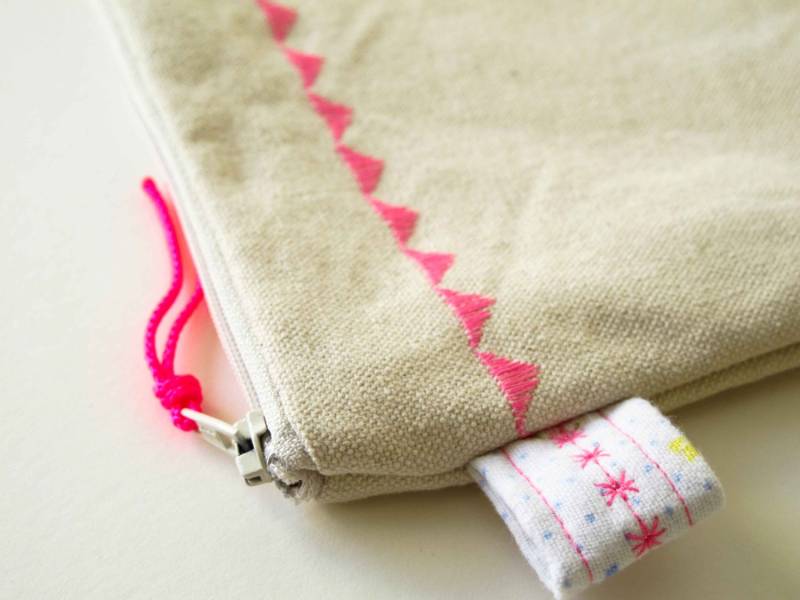 Garland Zip Bag/Fluoreszierende Rosa Dreiecke Canvas Bag Genäht von Nikrima