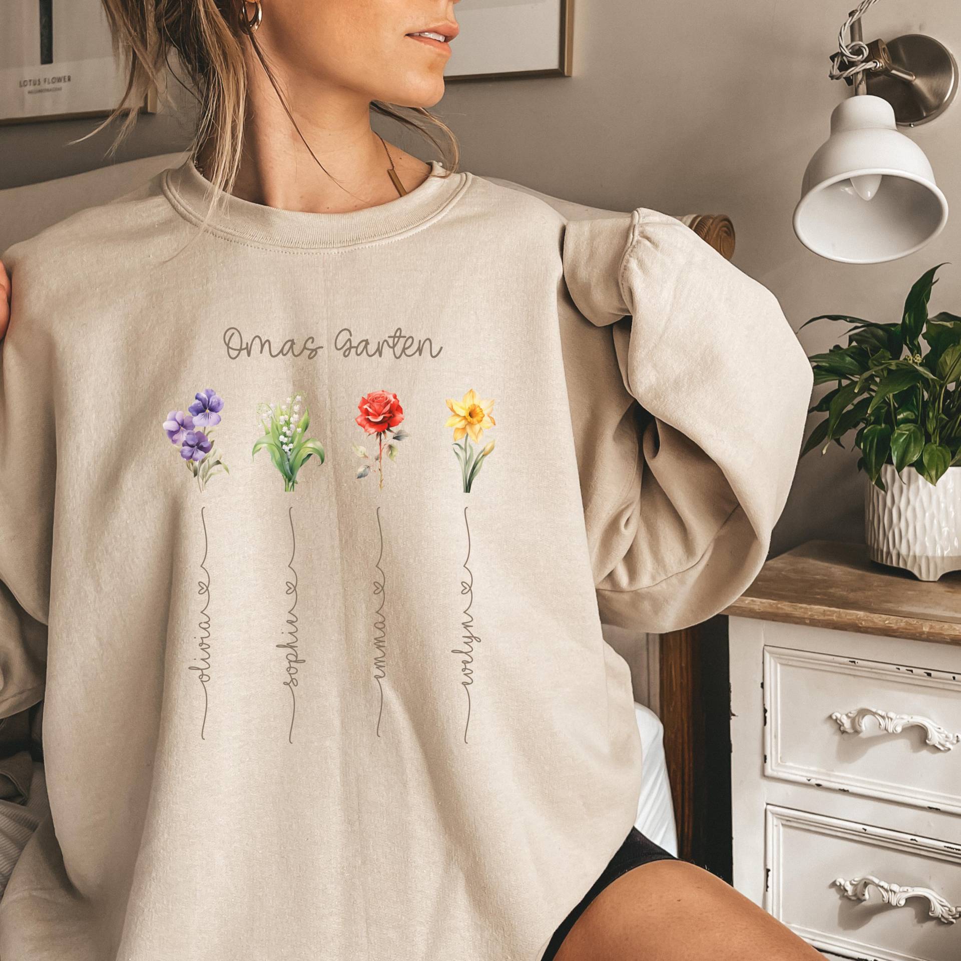 Mamas Garten Pulli, Personalisierter Geburtstag Pullover, Beste Mama Geschenk Muttertag, Mutter Oma Schwangerschaft Mit Kinder Enkel Name von NilaCreativeDesigns