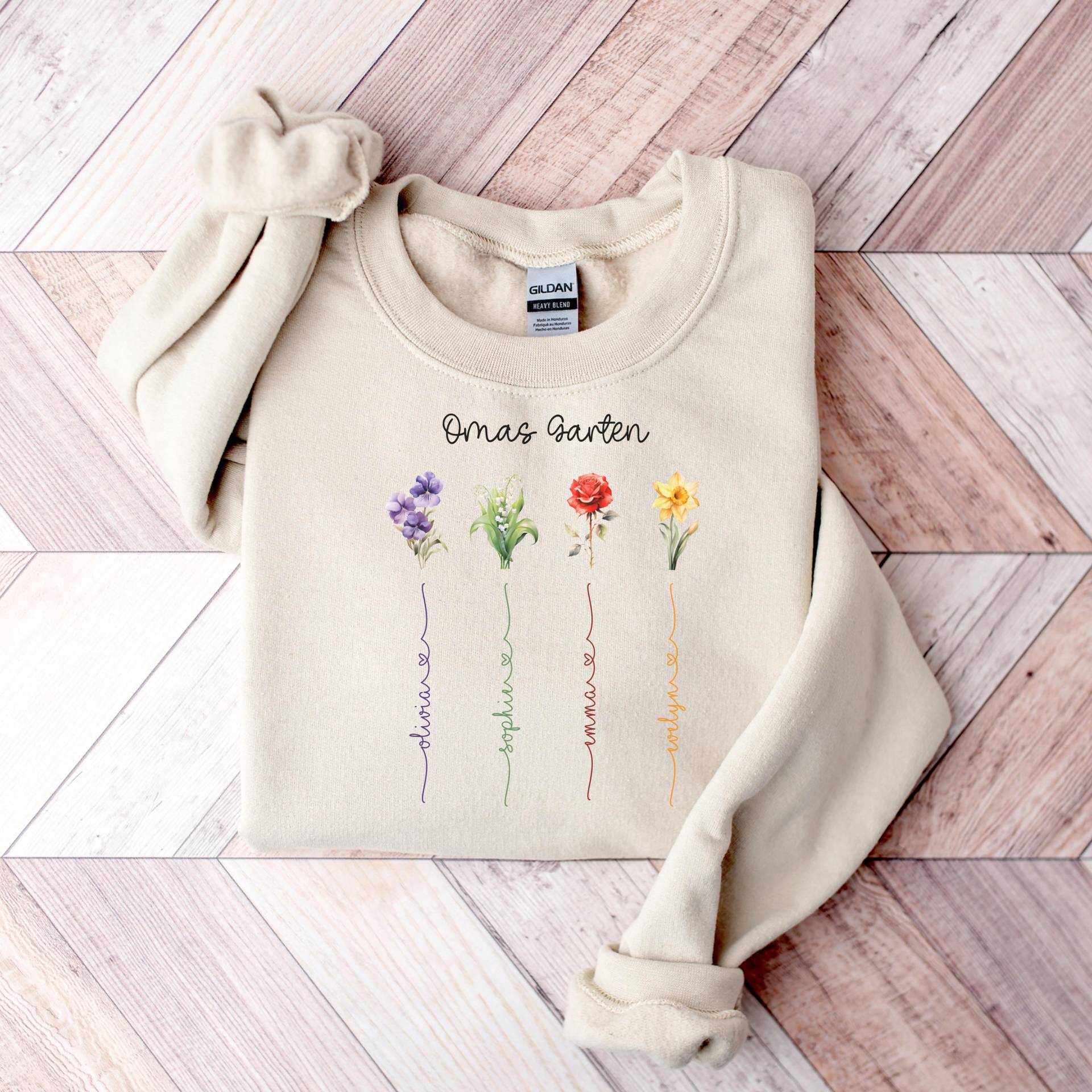 Omas Garten Pulli, Personalisierter Geburtstag Pullover, Beste Mama Geschenk Muttertag, Mutter Oma Schwangerschaft Mit Kinder Namen Enkel von NilaCreativeDesigns