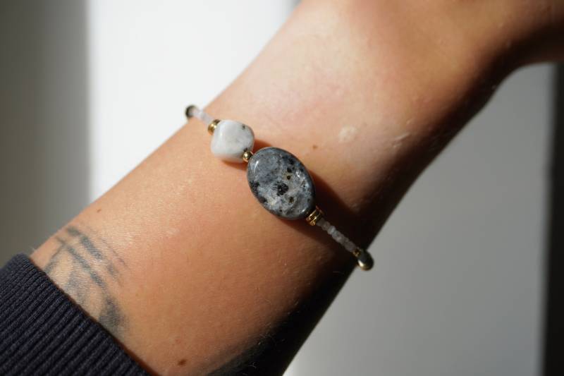 Kristallarmband, Armband Mit Edelsteinen, Heilsteinarmband, Mondstein, Labradorit, Boho Schmuck von NilaJewellery
