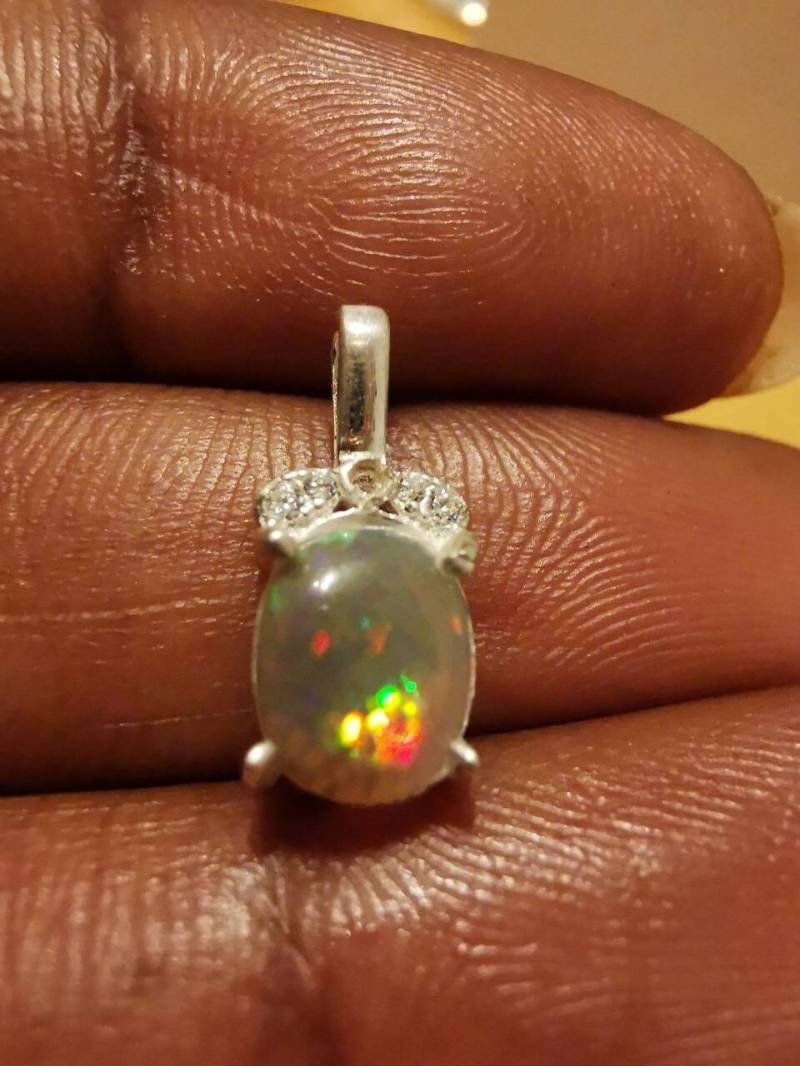 Äthiopien Dark Multicolour Wello Opal Anhänger, Unikat Opale Etiópia von Nilquelle