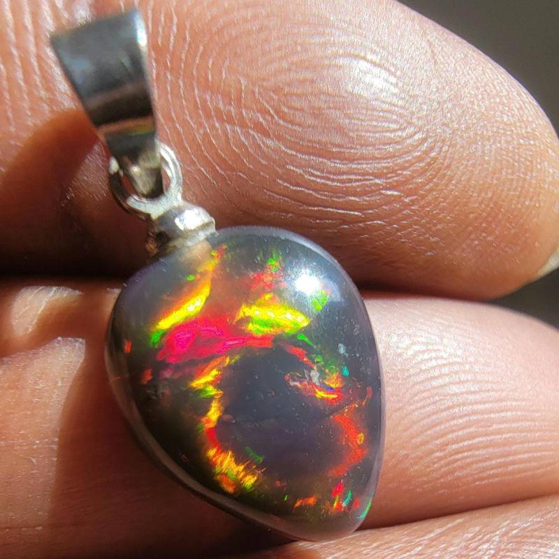 Äthiopien Multicolour Black Wello Opal Anhänger Silver 925 , 4.45Ct Nr 01 von Nilquelle