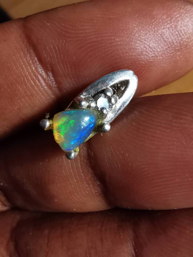 Äthiopien Multicolour Wello Opal Anhänger, Unikat Nr 12 Äthiopien Multicolour Wello Opal Anhänger, Unikat Nr 12 von Nilquelle