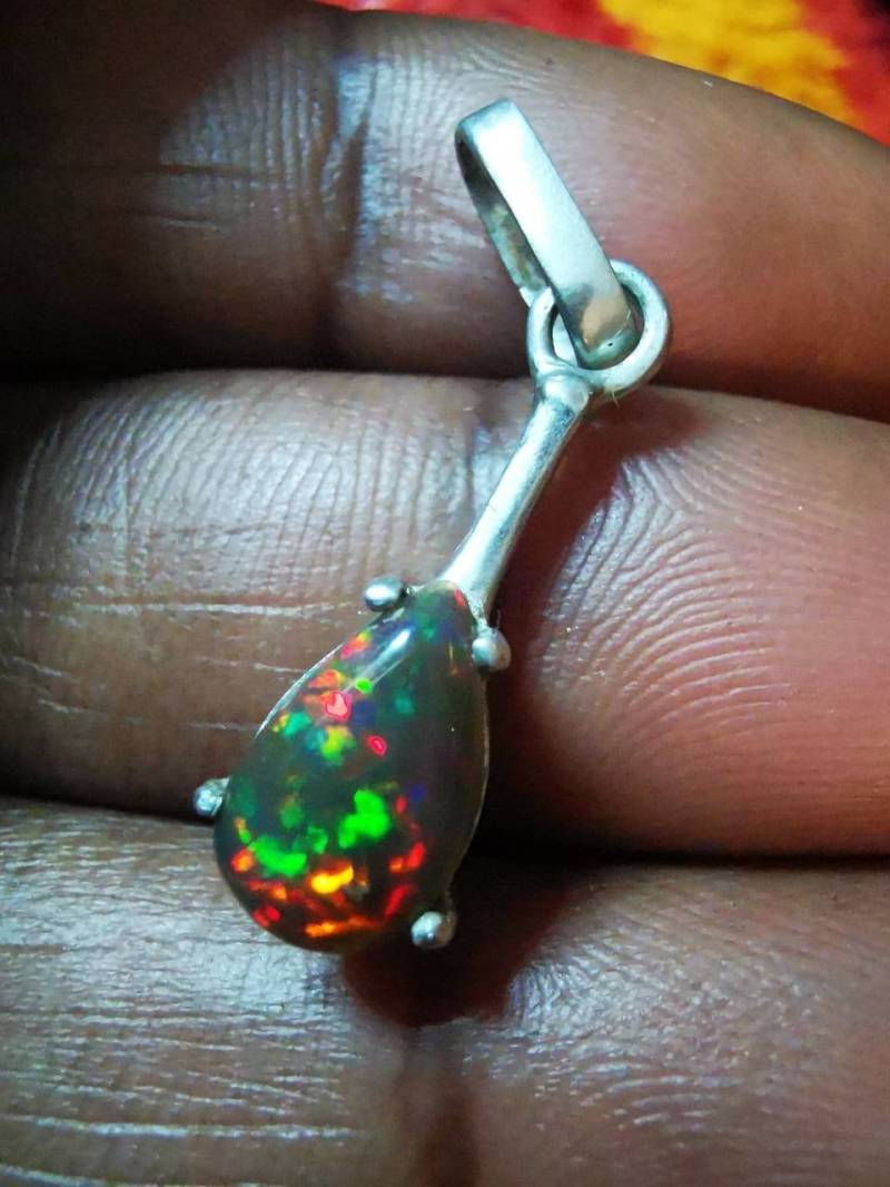 Black Multicolour Wello Opal Anhänger, 7.70Ct Unikat Nr 07 von Nilquelle