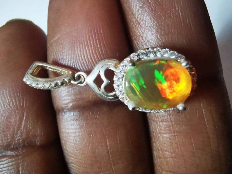 mmulticolour Wello Opal Anhänger, Ethiopia Unikat Nr 10 mmulticolour Wello Opal Anhänger, Ethiopia Unikat Nr 10 von Nilquelle