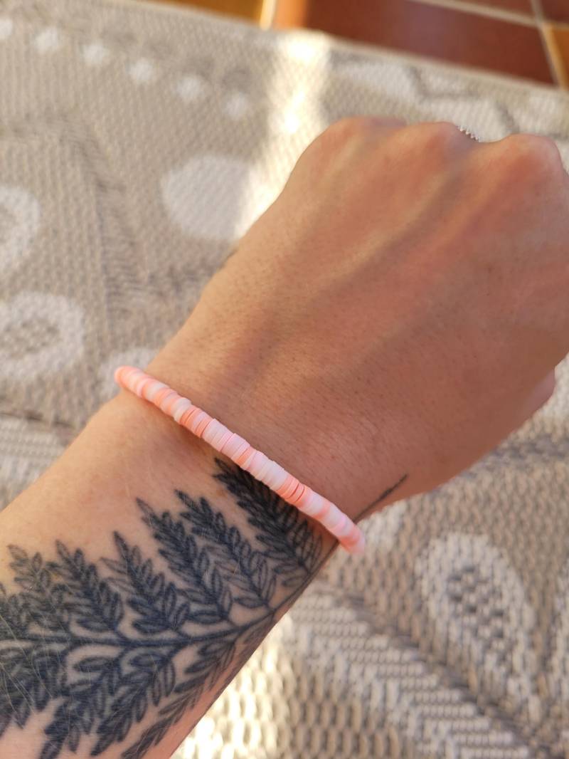 Heishi-Perlenarmband | Pastell Rosa/Orange von Nimarkitschi