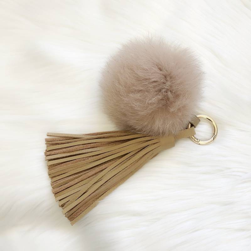 Beige Fell Pompom Schlüsselanhänger Leder Quaste Taschenanhänger Beige Fell Pompom Schlüsselanhänger Leder Quaste Taschenanhänger von NimnimCo