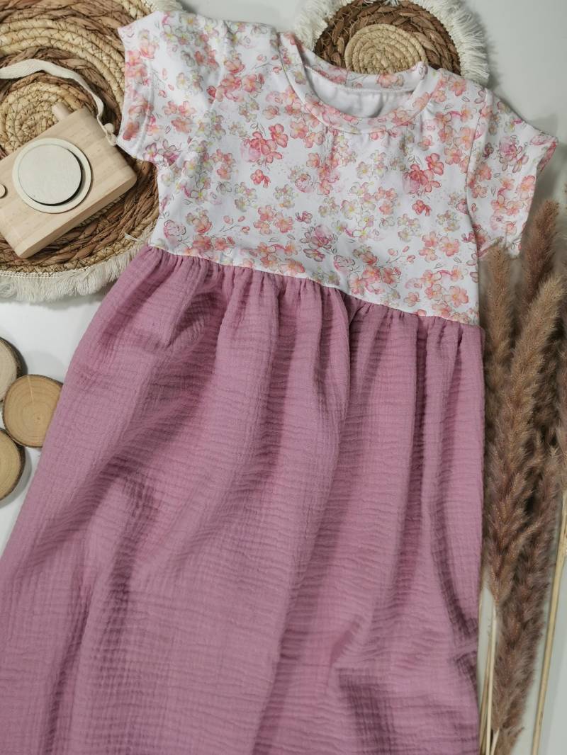 Kleid Musselin Und Jersey, Blumenkleid von NimoKidswear