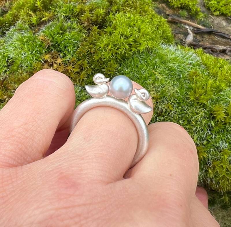 Süßer Enten Entchen Quietscheente Ring Silber 925 Sterlingsilber Süßwasserperle, Entenring Entchenring Tierring Tiere Ente Schmuck von NinaBruneDesign