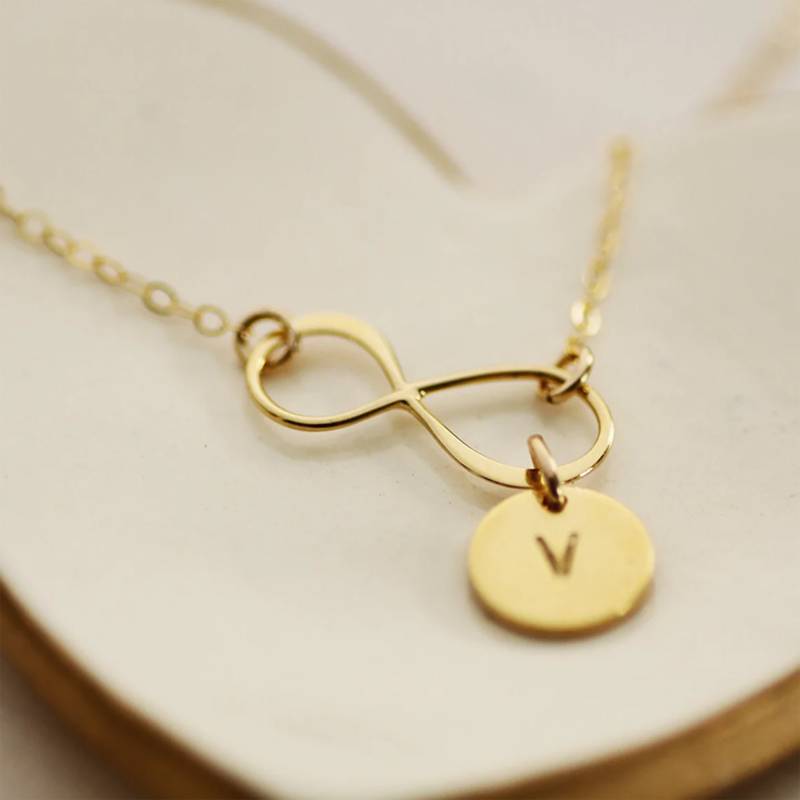 Gold Infinity Halskette Personalisierter Initial Anhänger, 14K Fill Kette von NinaKuna