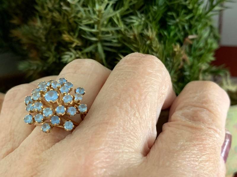 Vintage Aquamarin Cluster Ring 18Kt Gold Retro Style von NinaRioJewelry