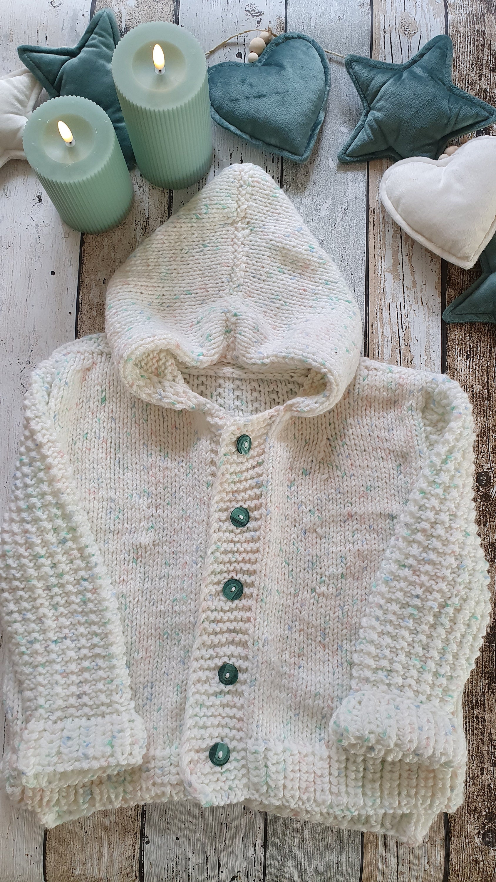 Kinder Jacke Mit Kaputze in Weiss, Handgestrickt Muster Perle, Grösse 122 Kinder Jacke Mit Kaputze in Weiss, Handgestrickt Muster Perle, Grösse 122 von NinasHandgestrickt