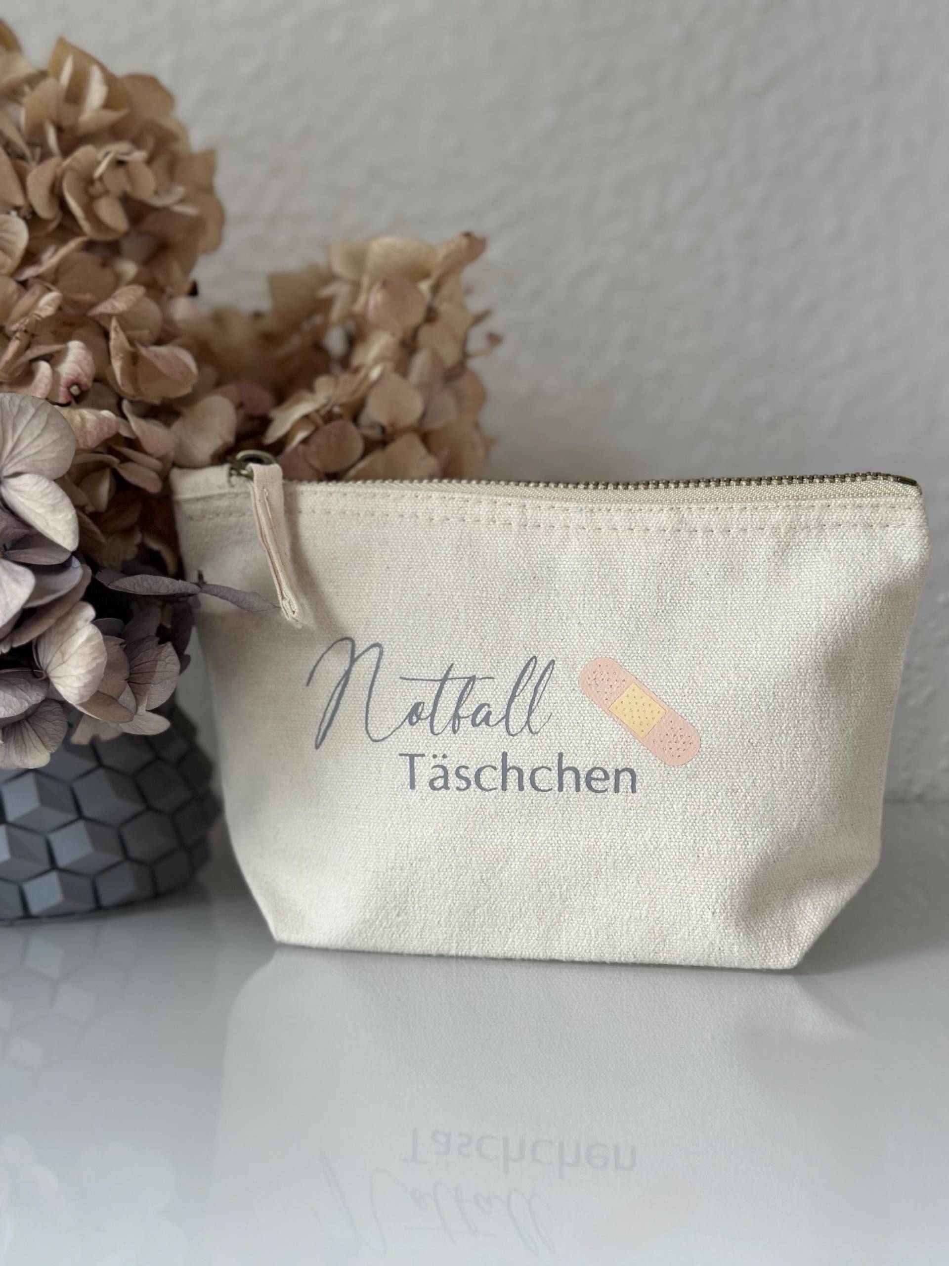Personalisierte Tasche Medikamentenaufbewahrung I Geschenkidee Zu Muttertag Notfalltäschchen Reiseapotheke Personalisierte Tasche Medikamentenaufbewahrung I Geschenkidee Zu Muttertag Notfalltäschchen Reiseapotheke von hejlittlefam